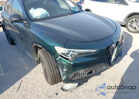 2021 Alfa Romeo Stelvio Ti/Ti Lusso/Ti Sport/Ti Sport Carbon z USA, uszkodzony, nr VIN ZASPAKBN3M7D11944